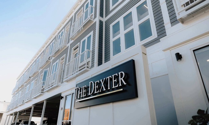 Elk Rapids Apartment | Accessible Dexter Suite with Ocean View and Breakfast