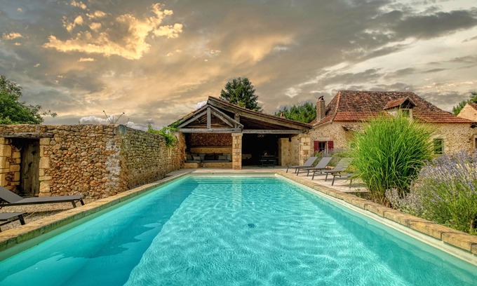 Cendrieux Villa | Dezie Manor Cottage: Guest Rated 9.8, Pet Friendly Retreat