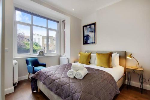 South Acton Apartment | Family-Friendly DG1 Acton: 2-Bed Apartment in London