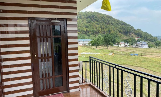 Palampur House | Cozy Dhauladhar Homestay in Palampur - Pet & Child Friendly