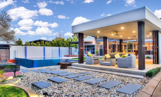 Echuca House | Unforgettable Stays at Dhungalla - Echuca Holiday Homes