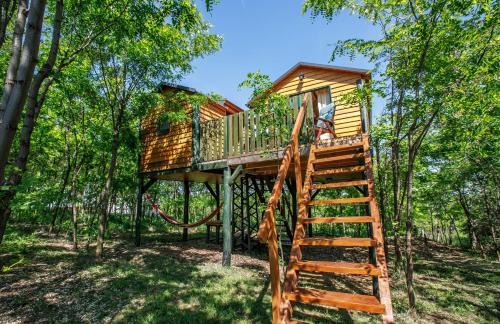 Lovasbereny Apartment | Relax in Nature at Dióliget - Child-Friendly Retreat