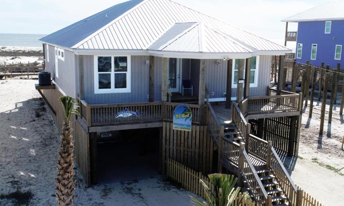 Dauphin Island House | Pet and Child Friendly Retreat at DI Nest