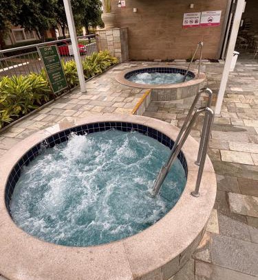 Setor Lagoa Quente Apartment | Di Roma Fiori: Guest Rated 10/10 with Pool & Ocean Views