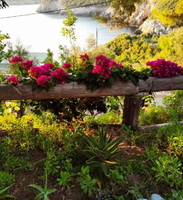 Limnionas Apartment | Family-Friendly Retreat at Dialiskari #2 - Rated 9.4/10