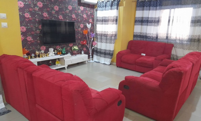 Conakry Apartment | Convenient Diallo Guest House with Family-Friendly Amenities