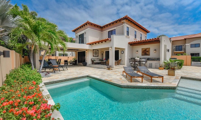Malmok Villa | Idyllic Diamante 166 with Ocean View & Private Pool