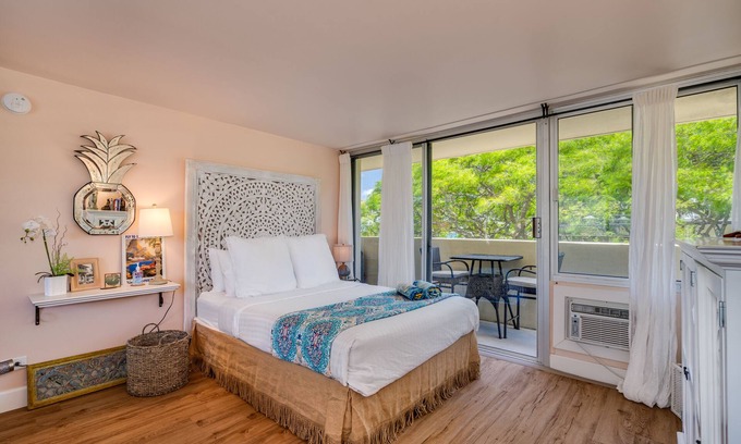 Diamond Head - Kapahulu - St. Louis Condo | Diamond Head Retreat with Pool, Spa & Kid-Friendly Perks