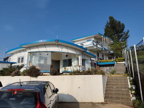 Ooty Hotel | Diamond Hill View: Family-Friendly Stay with Top Ratings