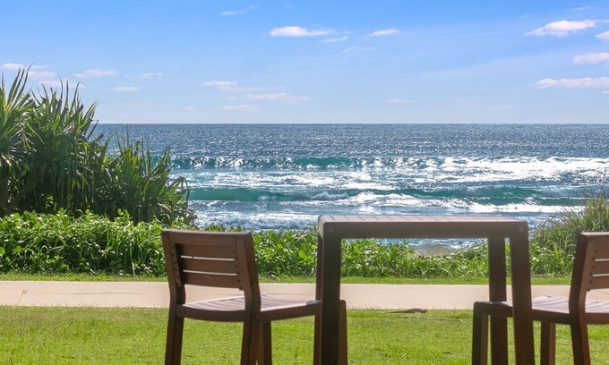 Tugun Apartment | Absolute Beachfront at Diamond Place 1 - Family-Friendly Oasis
