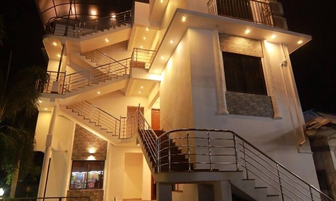 Alappuzha Bed & Breakfast | Discover Diamond Residency: Family-Friendly Getaway Awaits
