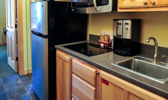 Brian Head Villa | Guest Rated: 10/10 at Cedar Breaks Lodge & Spa Retreat