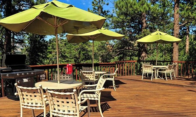 Estes Park Villa | Inviting Oceanview Studios at The Historic Crags Lodge