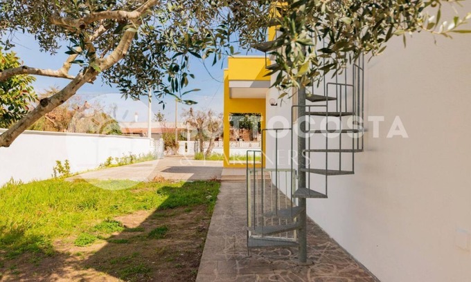 Torre Specchia Ruggeri Apartment | Cozy Diana Flat - Torre Specchia: Family & Pet Friendly Stay