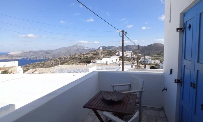 Amorgos Apartment | Explore Diasino's House: Family-Friendly with Breakfast