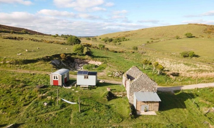 St. Neot Cabin | Discover 'Diddylake': Unique Shepherd Huts in Nature