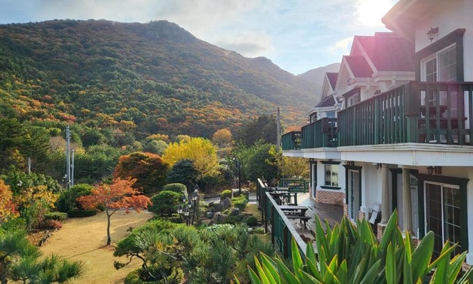 Geoje House | Oceanfront Serenity at Didimdol Pension - Rated 9/10