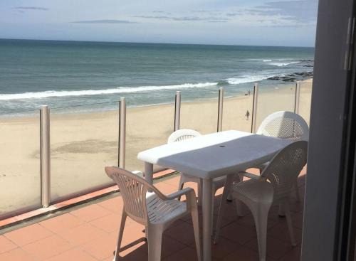 Jeffreys Bay Apartment | Experience DIE BRANDERS: Oceanfront Retreat with Beach Access