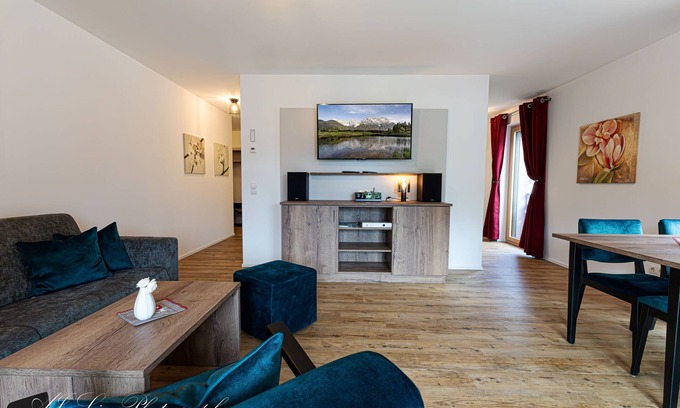 Mittenwald Apartment | Die Fewo Karwendeltraum: Family-Friendly Retreat in Mittenwald