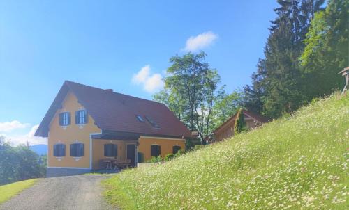 Leutschach House | Experience Die Hube: 4-Star, Pet & Child Friendly Retreat