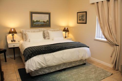 Wolseley Apartment | Discover Die Kelderhuis: Family-Friendly Stay with Dining