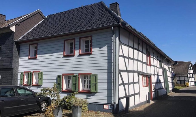 Olef House | Pet-Friendly Die kleine Villa OLEFant in Historic Schleiden
