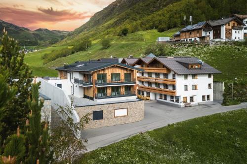 Galtur Hotel | Discover Hotel Sabine: Top-Rated Stay with Pet-Friendly Perks