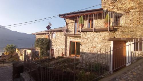 Burano House | Die Weinrose - Natura Lago Monti