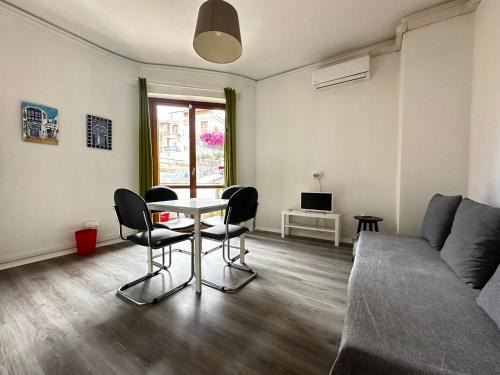 Cannizzaro Apartment | Diego's: Oceanfront Getaway with Pet-Friendly Perks