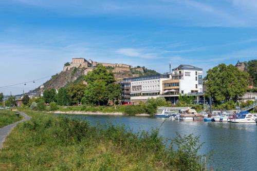 Ehrenbreitstein Hotel | Cozy Diehls Hotel: Oceanfront, Pool & Pet-Friendly Retreat