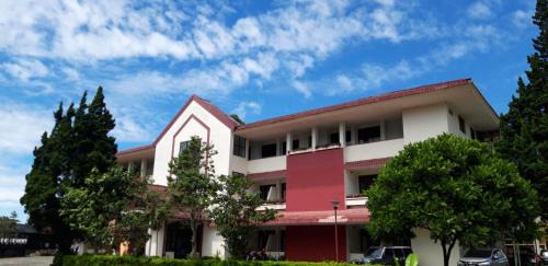 Temanggung Hotel | Inviting Dieng Kledung Pass Hotel with Family-Friendly Dining