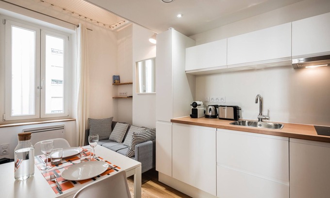 2nd Arrondissement Apartment | Cozy DIFY Suchet with Kitchen near Perrache/Confluence