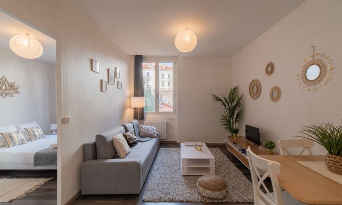 Vaise Apartment | Experience DIFY Vaise - Quartier Valmy with Family-Friendly Amenities