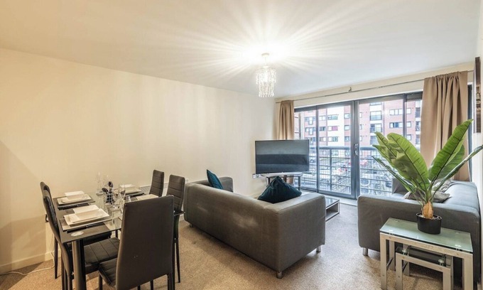 Bordesley House | Digbeth 2 Bed Birmingham Centre Apt w/Parking