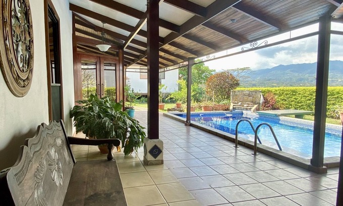 Mercedes Villa | Dreamy Digital Nomad Villa with Pool & Ocean Views