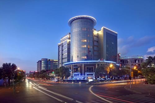 Hongqiao Hotel | Relaxing Dijing Hotel Shanghai with Spa & Family Amenities