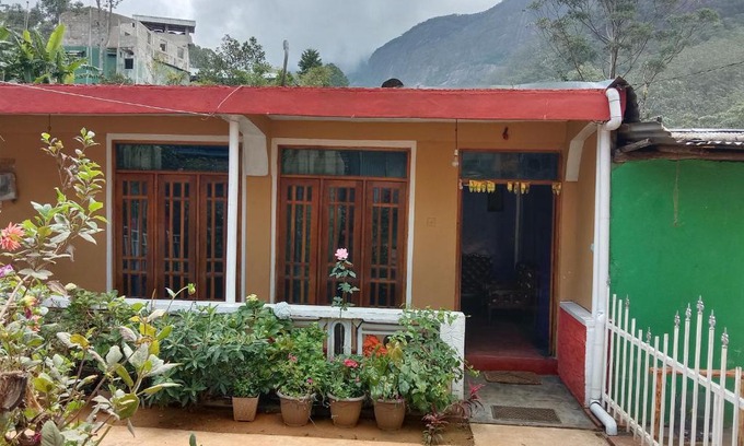 Nallathanniya Bed & Breakfast | Discover Dilani Adamspeak RiverStay – Guest Rated 8.4/10