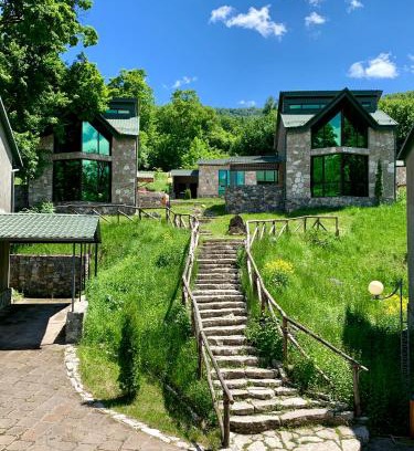 Dilijan Resort | Discover Dilijan Park Resort & Villas: Poolside Retreat