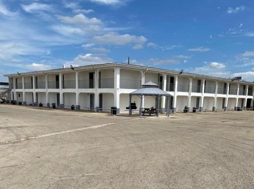 Dilley Hotel | Comfortable Stays at Dilley Executive Inn – Book Your Escape