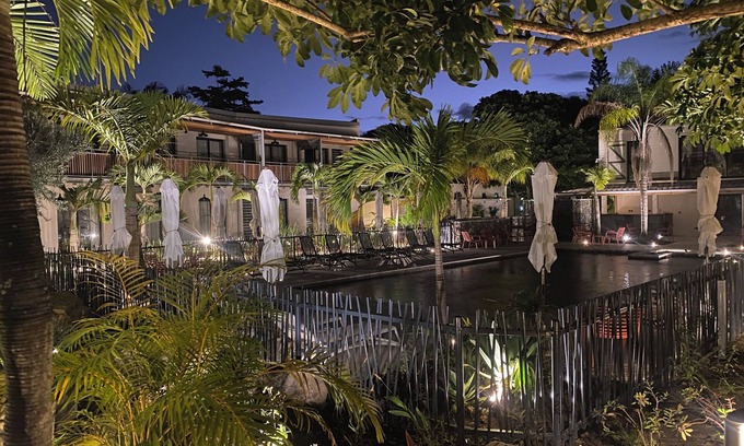 Entre-Deux Hotel | Relax at Dimitile Hôtel & Spa with Pool and Restaurant