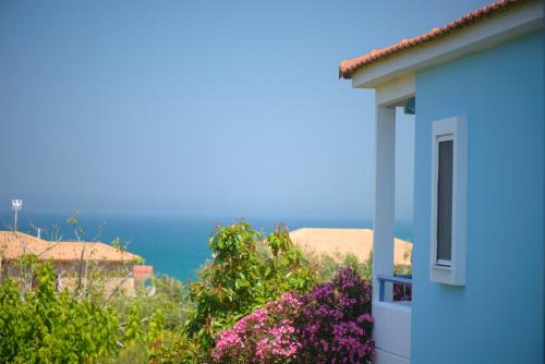 Skafidia Apartment | Cozy Dimitra Apartment Hotel with Ocean View & Family Amenities