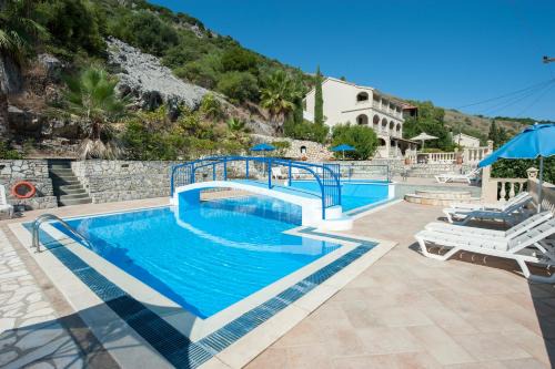 Apraos Apartment | Oceanfront Dimitrios Apartments with Pool and Breakfast