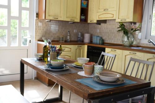 Agios Vasileios House | Exceptional Stay at Dimitris' & Valentina's Home - Child Friendly