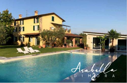 Pietrasanta House | Discover Dimora Arabella: Family-Friendly with Pool Access