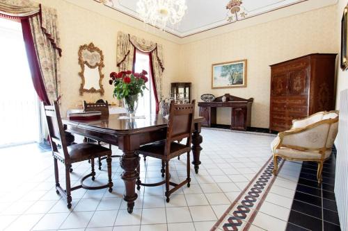 Modica Apartment | Stylish Dimora Birullà Apartment with Family-Friendly Amenities
