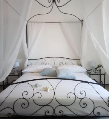 Termoli Apartment | Elegant Dimora Brezza di Mare: Oceanfront Escape Awaits