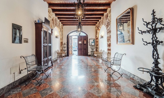 Kalsa Apartment | Experience Palermo's History at Dimora Degli Scalzi Apartment