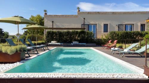 Noto Villa | Discover Dimora degli Ulivi: Pet-Friendly Retreat with Pool