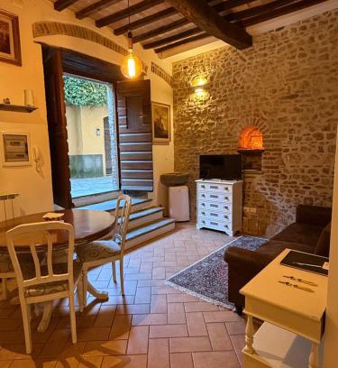 Citta di Castello Apartment | Guest Rated 9.8: Dimora dei Cesari in Città di Castello