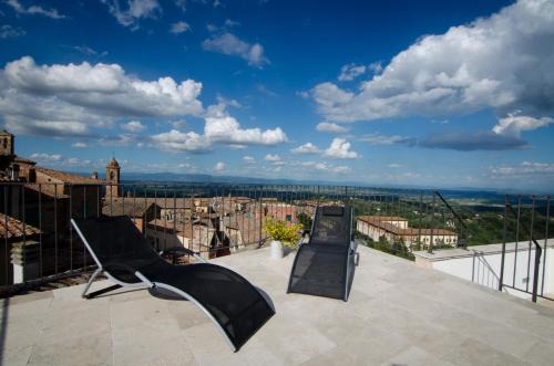 Montepulciano Apartment | Guest Rated 9.3: Dimora Dell'Erbe Apartment Retreat